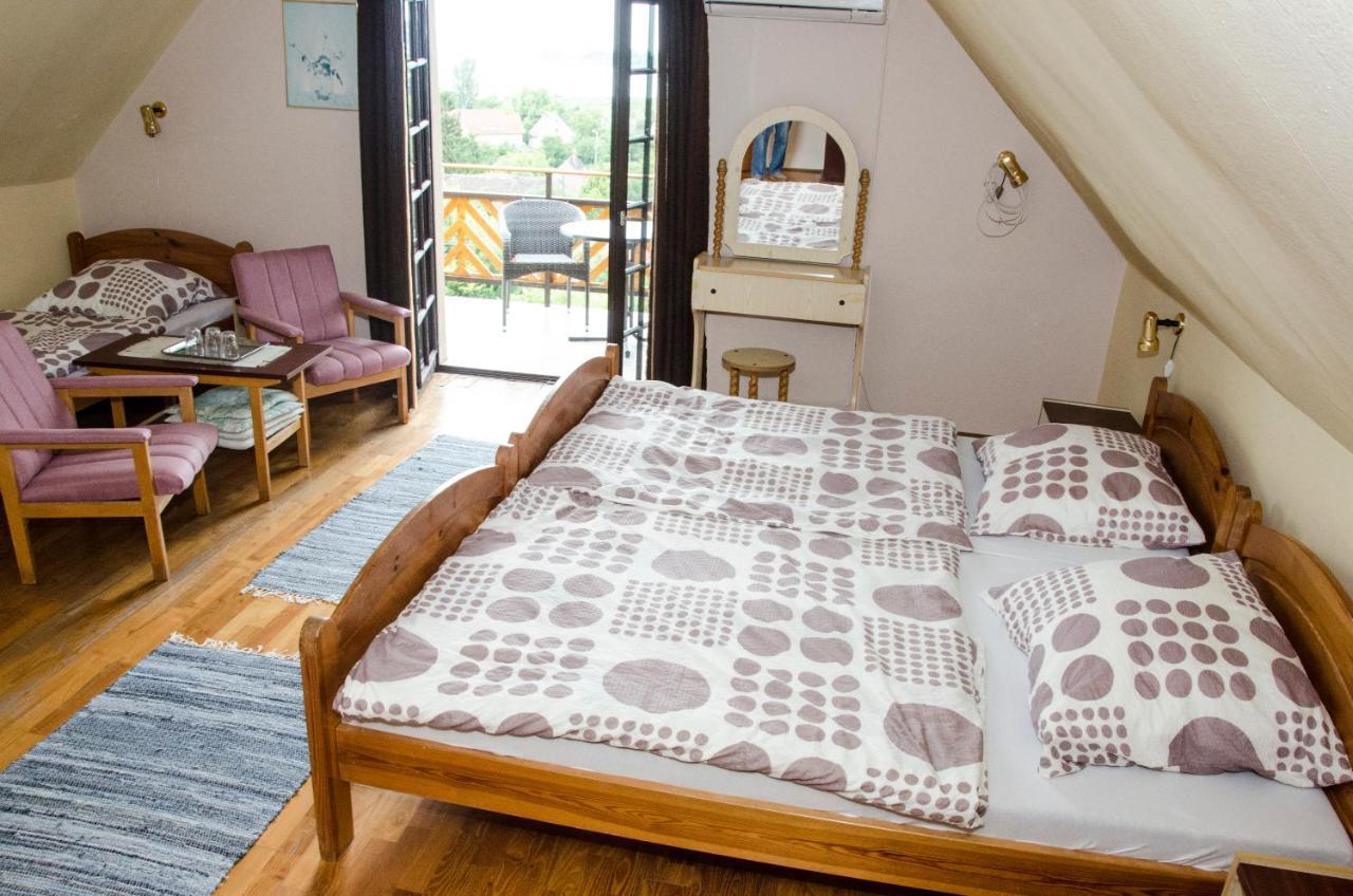 Pigal Panzio Bed & Breakfast Badacsonyörs Екстериор снимка