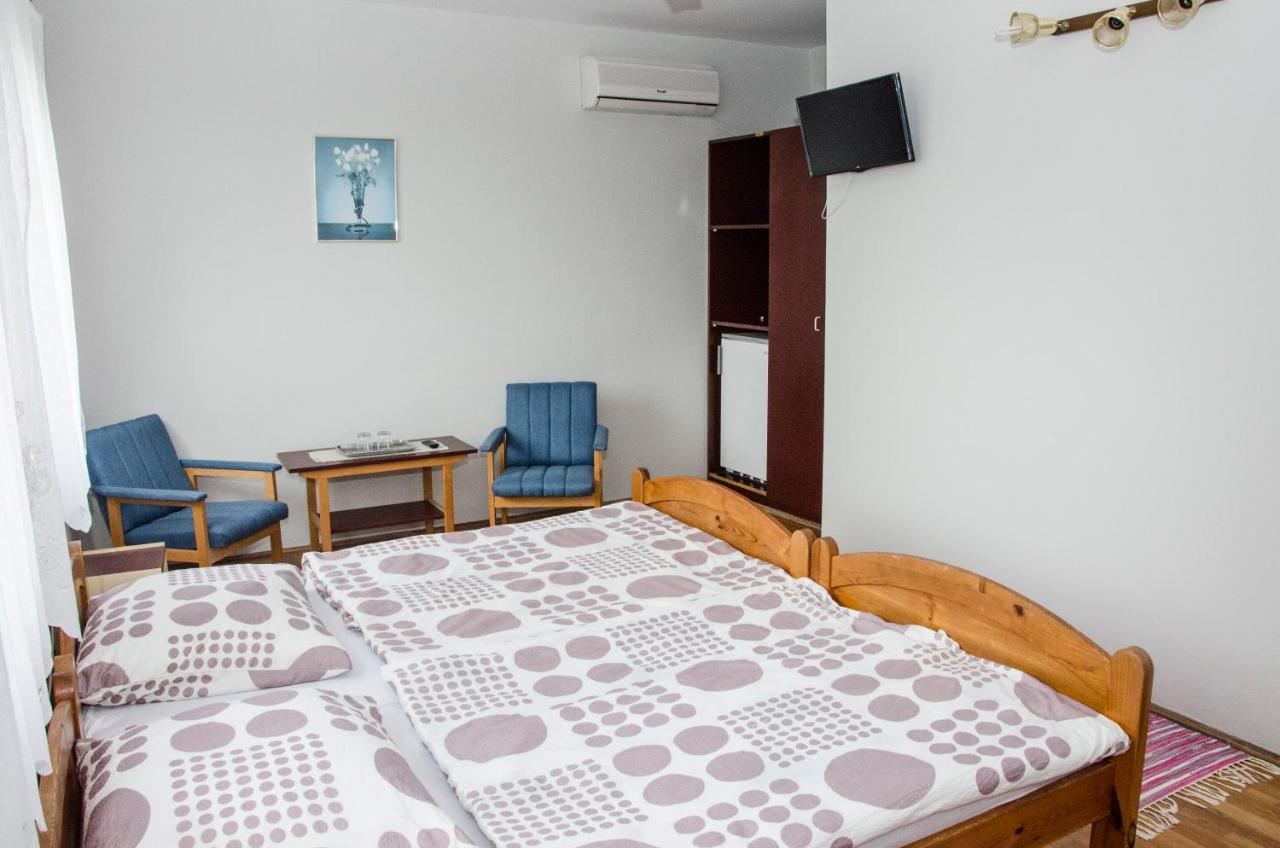 Pigal Panzio Bed & Breakfast Badacsonyörs Екстериор снимка